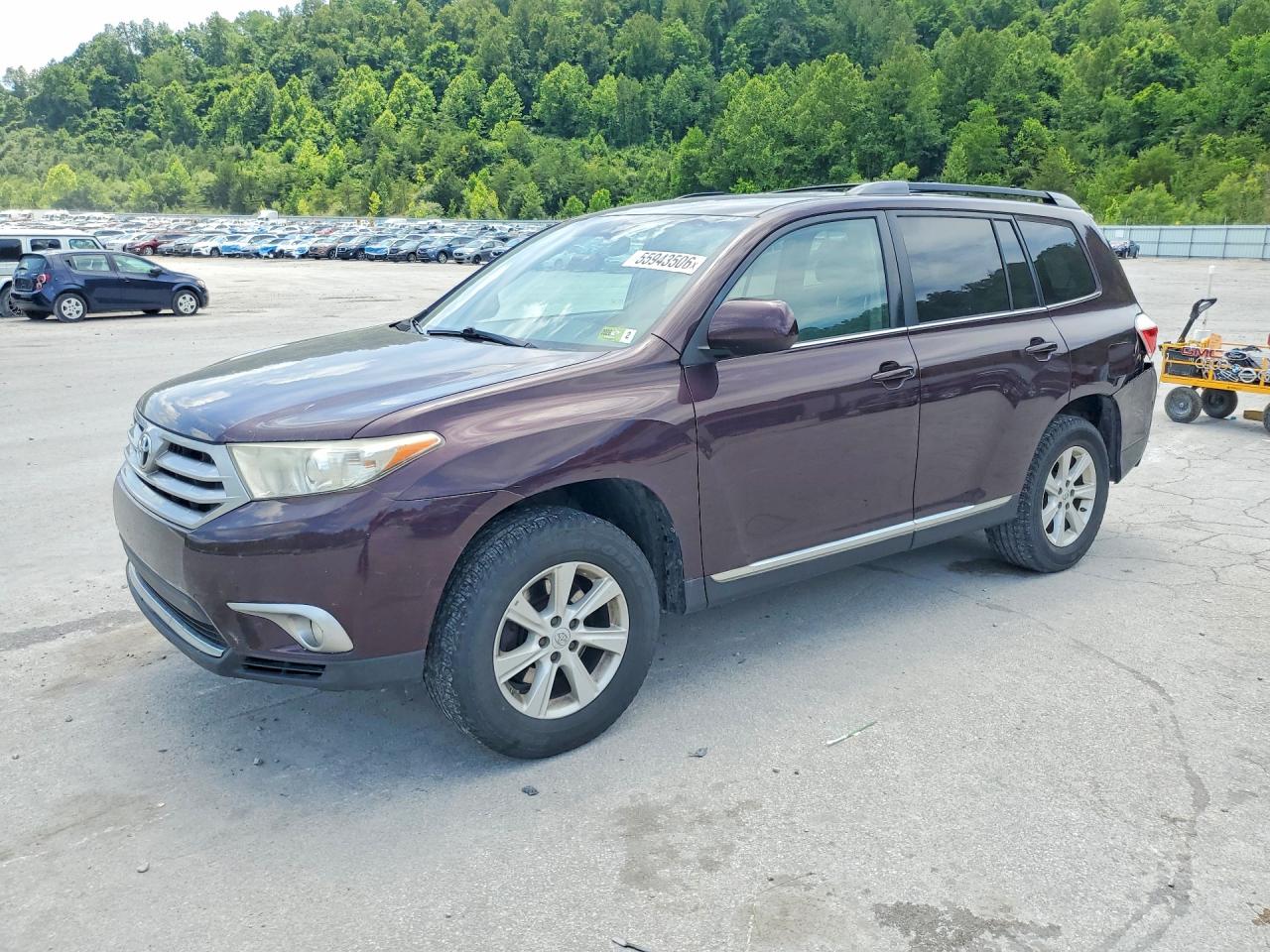 Salvage Toyota Highlander Image