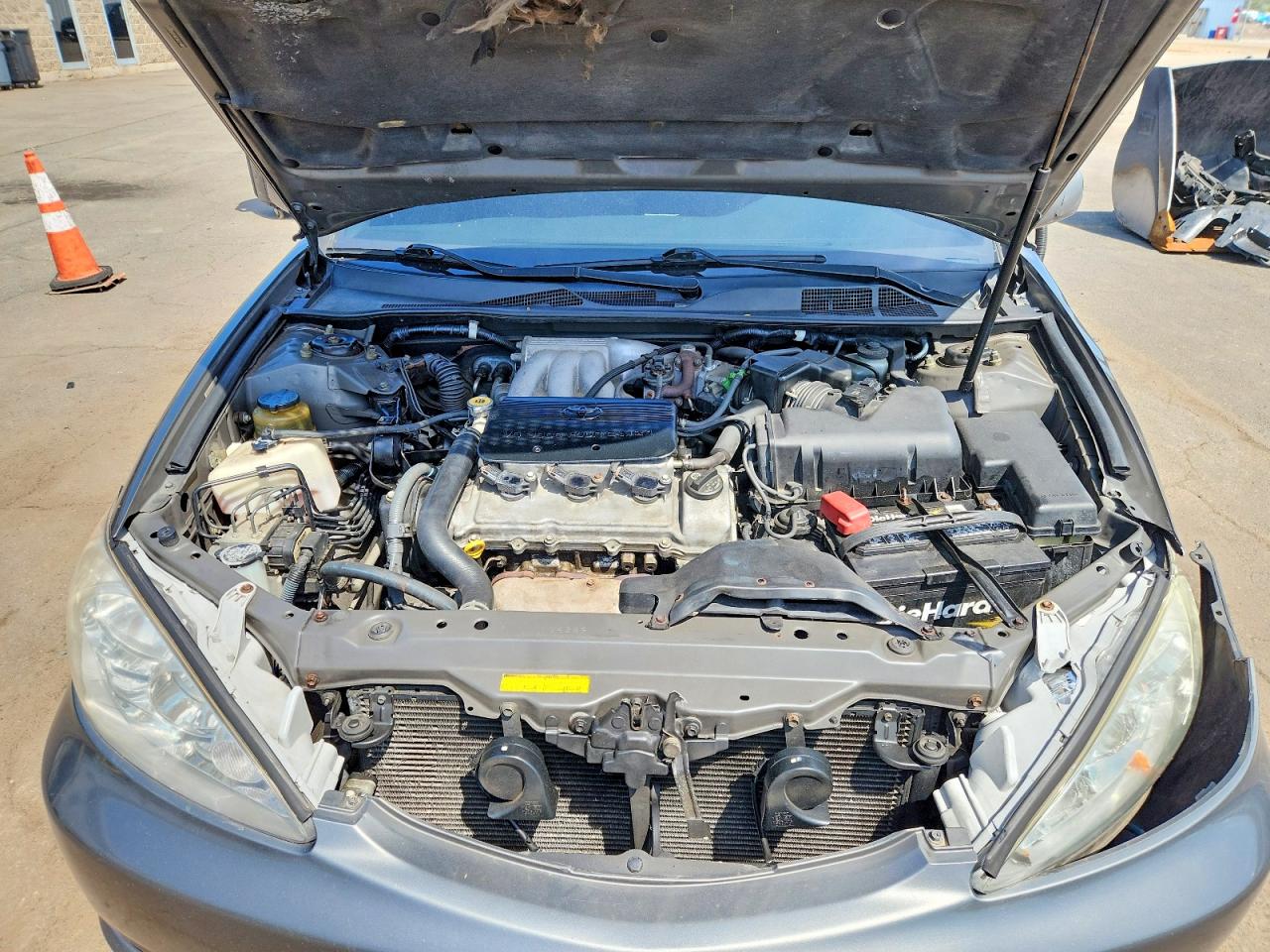 Toyota Camry Le V6