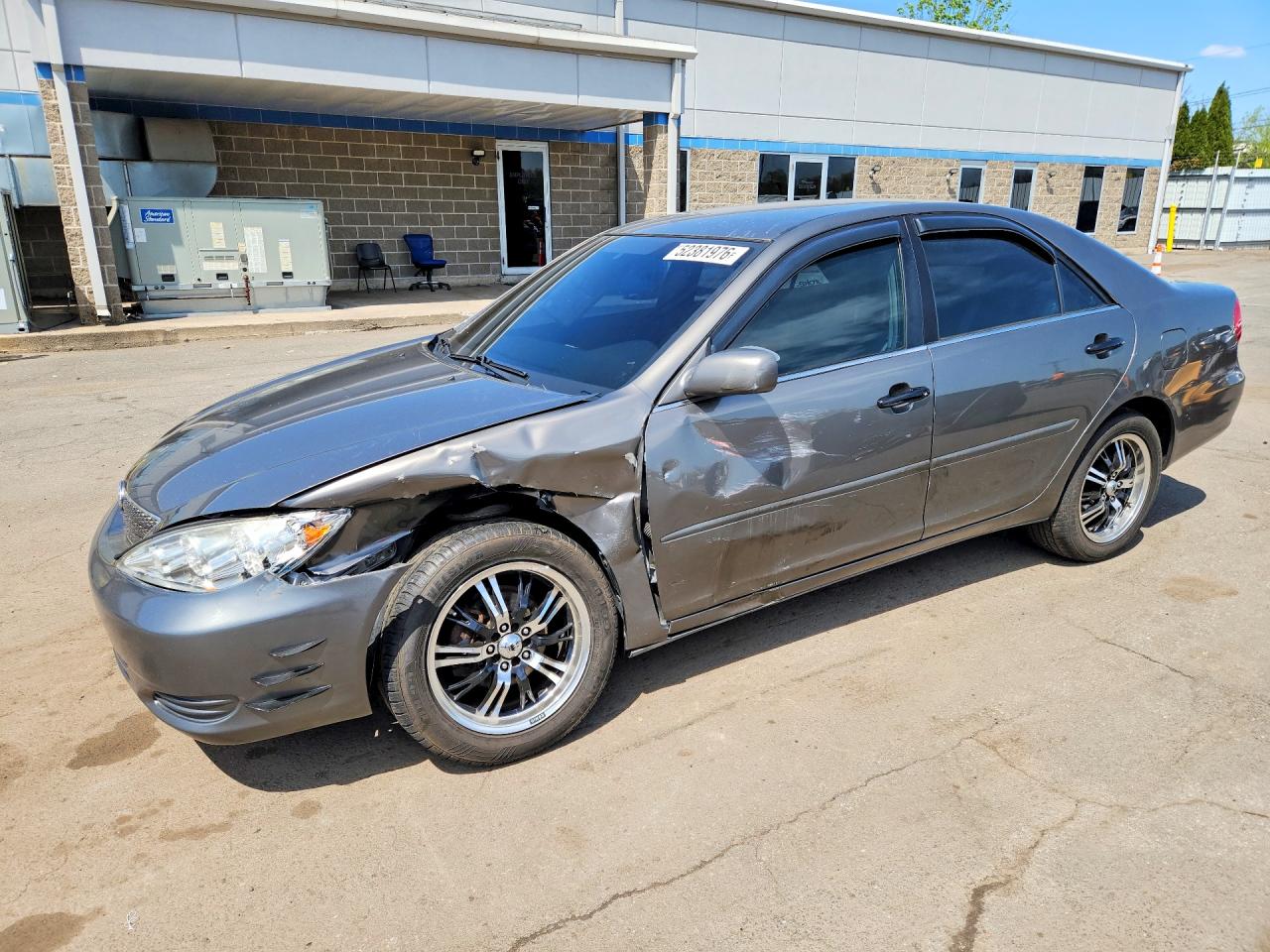 Salvage Toyota Camry Image