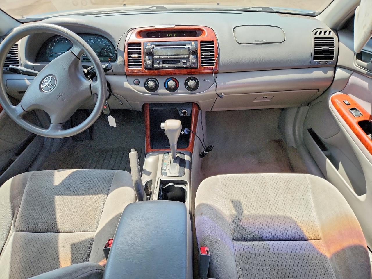 Toyota Camry Le V6