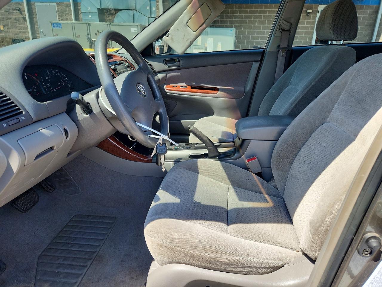 Toyota Camry Le V6