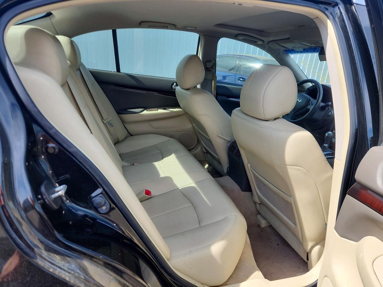INFINITI G37 X