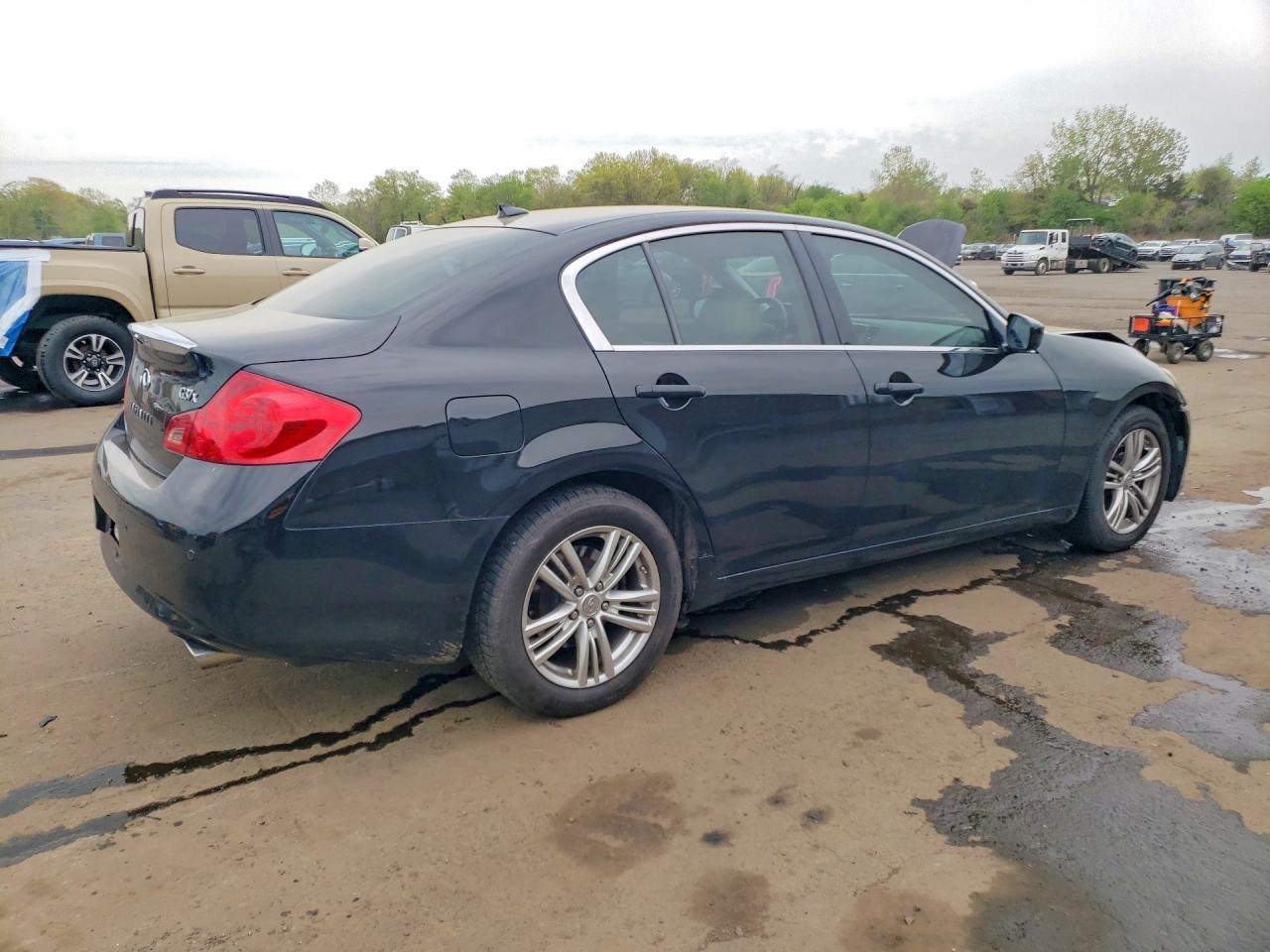 INFINITI G37 X