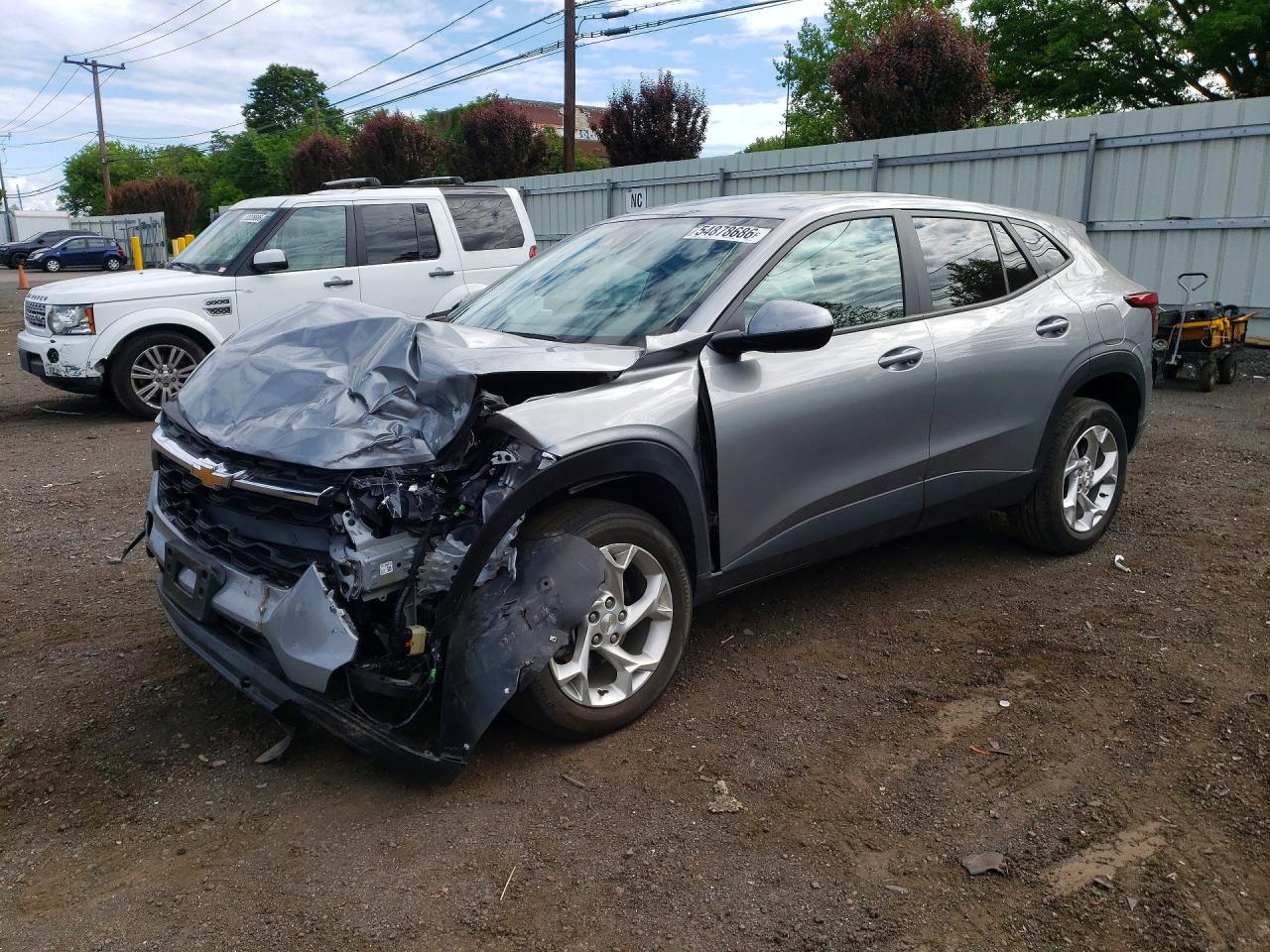 Salvage Chevrolet Trax Image