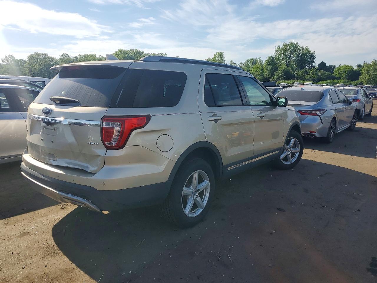 Ford Explorer Xlt