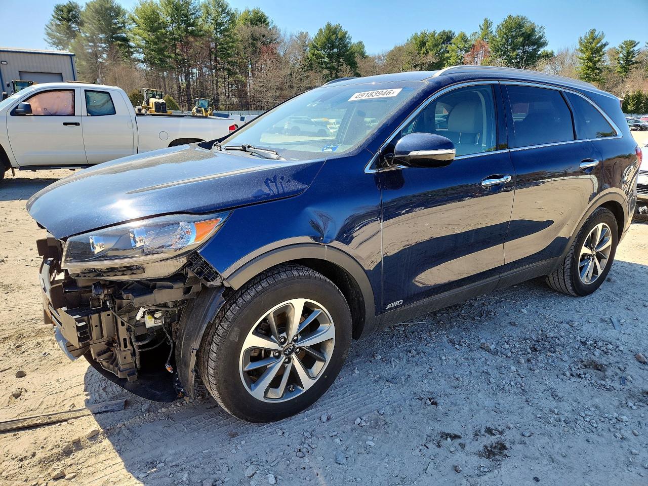 Salvage Kia Sorento Image