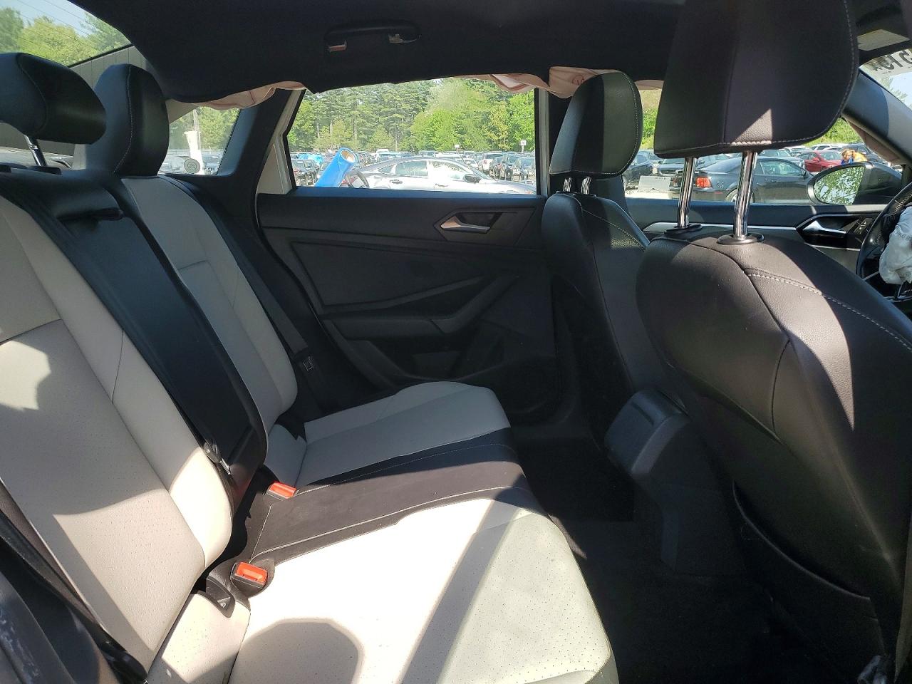 Volkswagen Jetta S