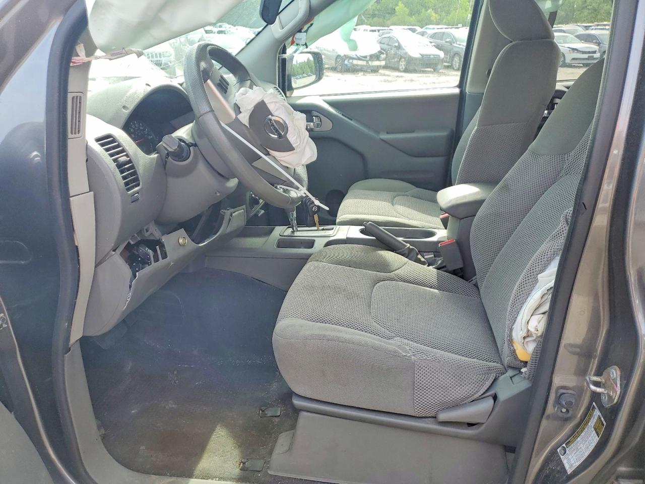 Nissan Frontier Sv