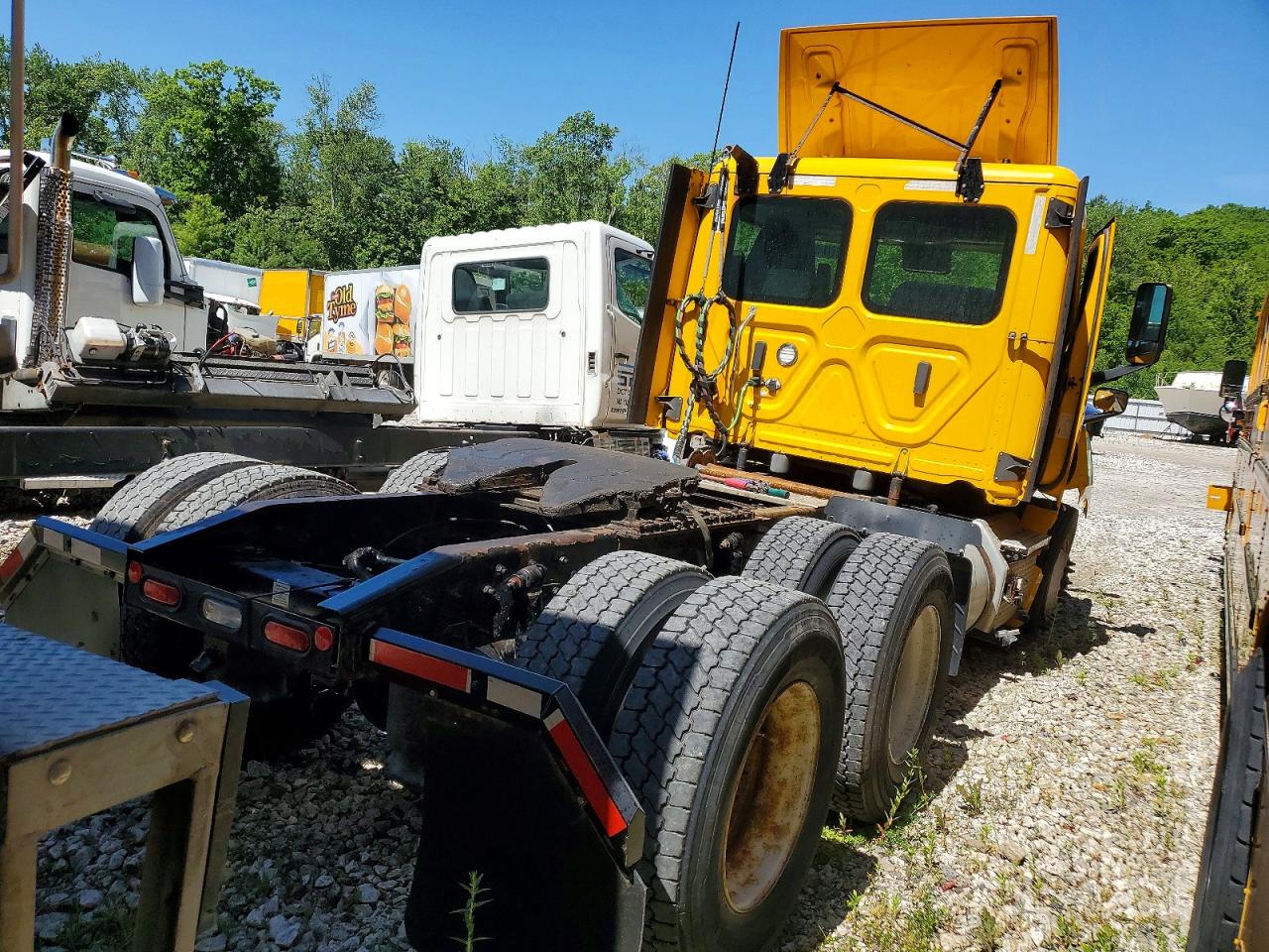 Freightliner Cascadia 126