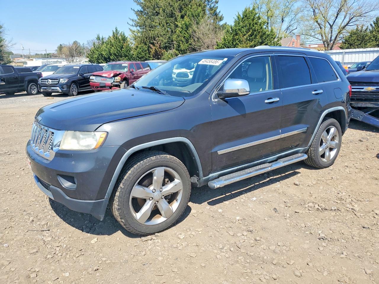 Salvage Jeep Grand Cherokee Image