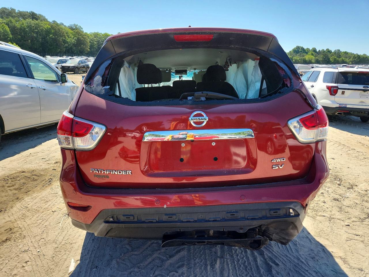 Nissan Pathfinder Sv