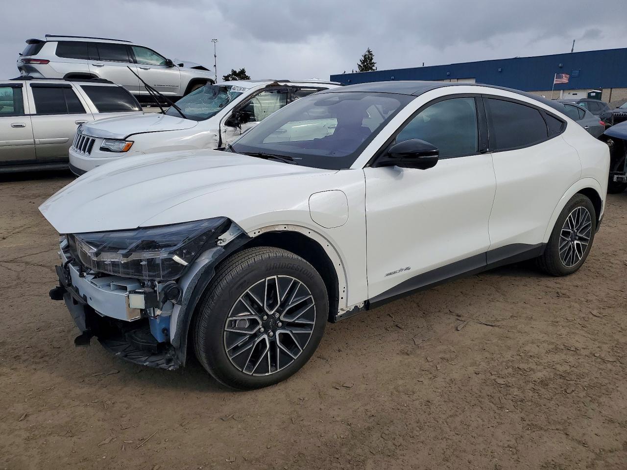 Salvage Ford Mustang Image