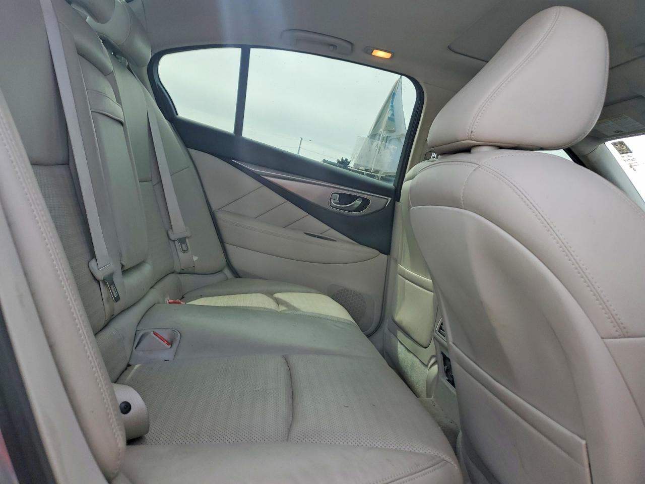 INFINITI Q50 Sport