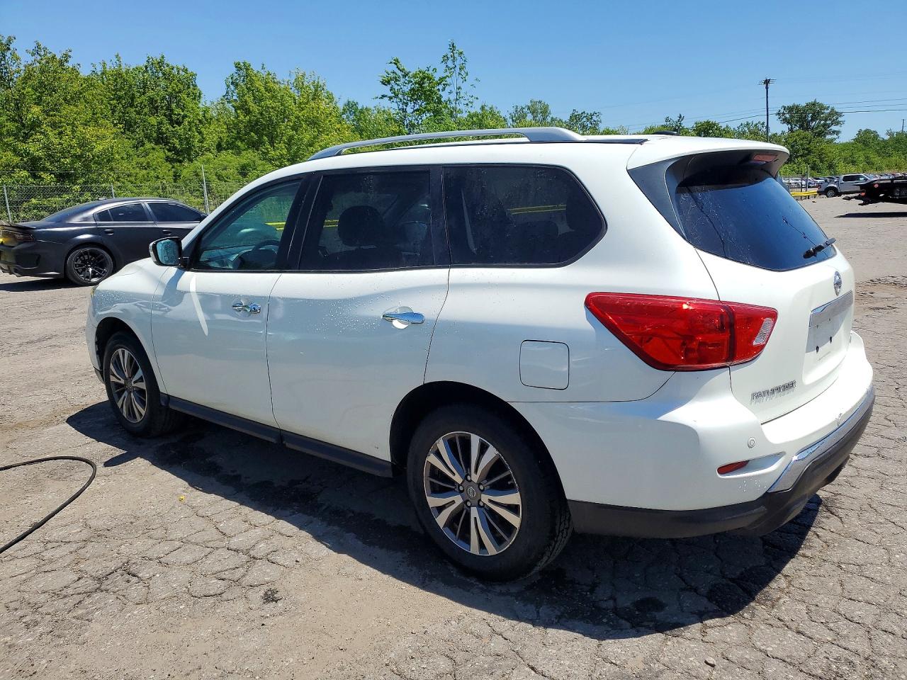 Nissan Pathfinder Sv