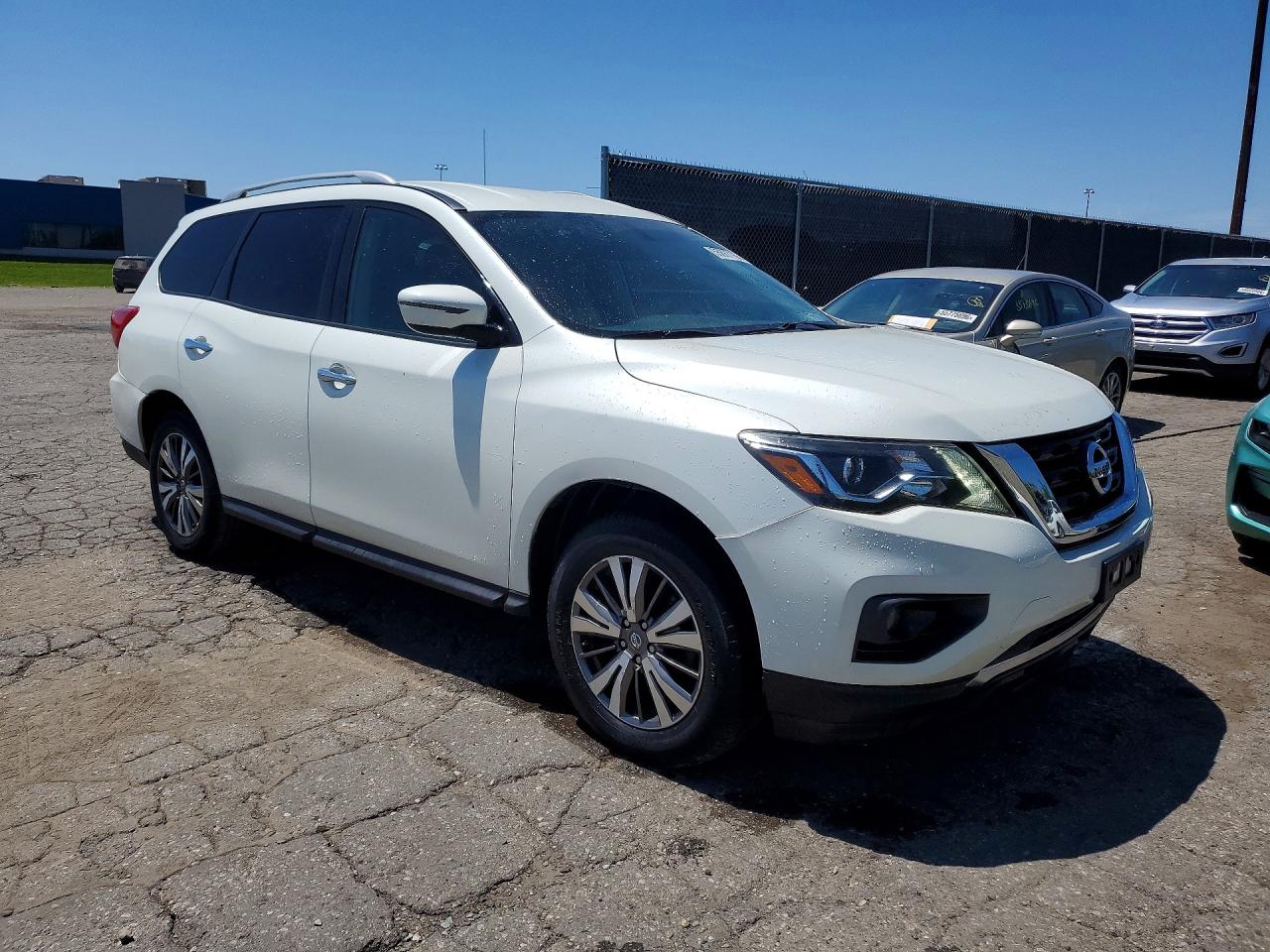 Nissan Pathfinder Sv