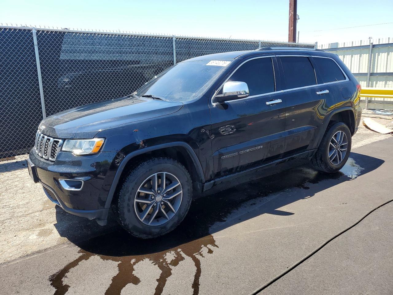 Salvage Jeep Cherokee Image