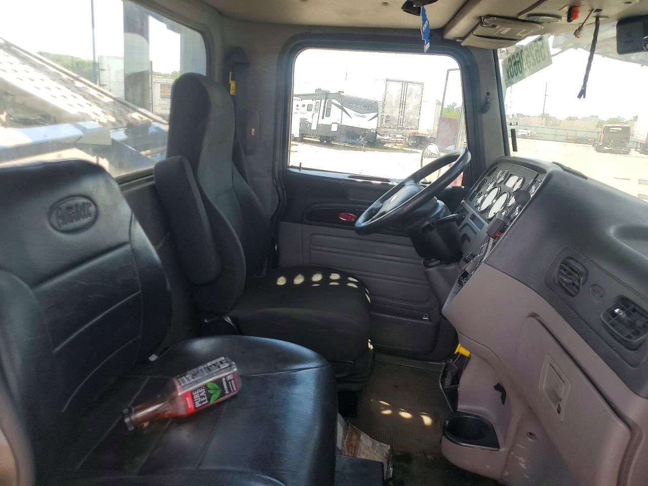 Peterbilt 365