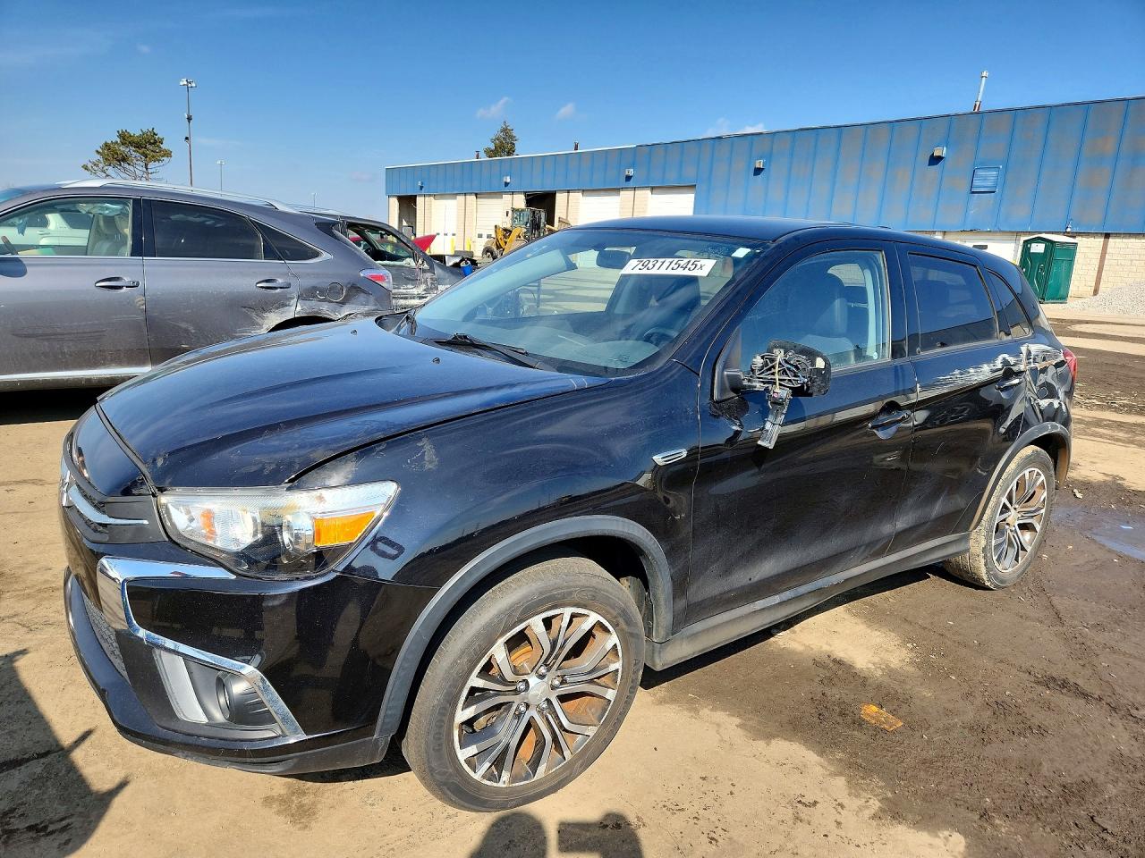 Salvage Mitsubishi Outlander Image
