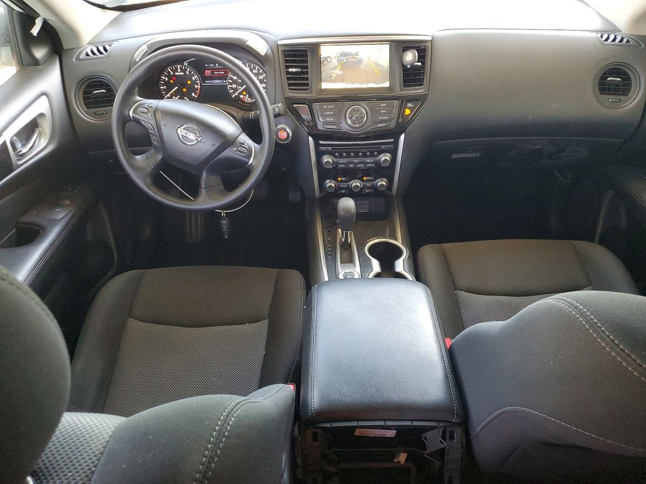 Nissan Pathfinder S