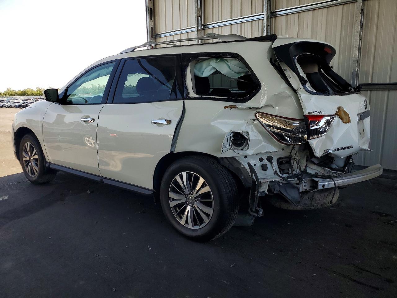 Nissan Pathfinder S