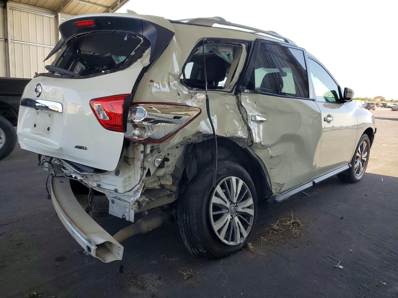 Nissan Pathfinder S