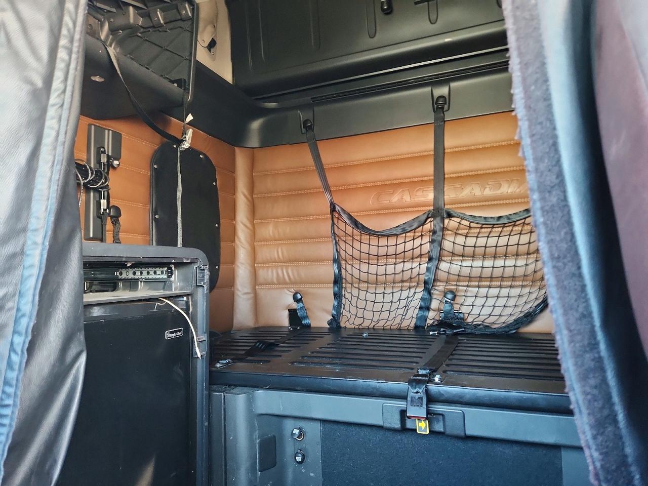 Freightliner Cascadia 126
