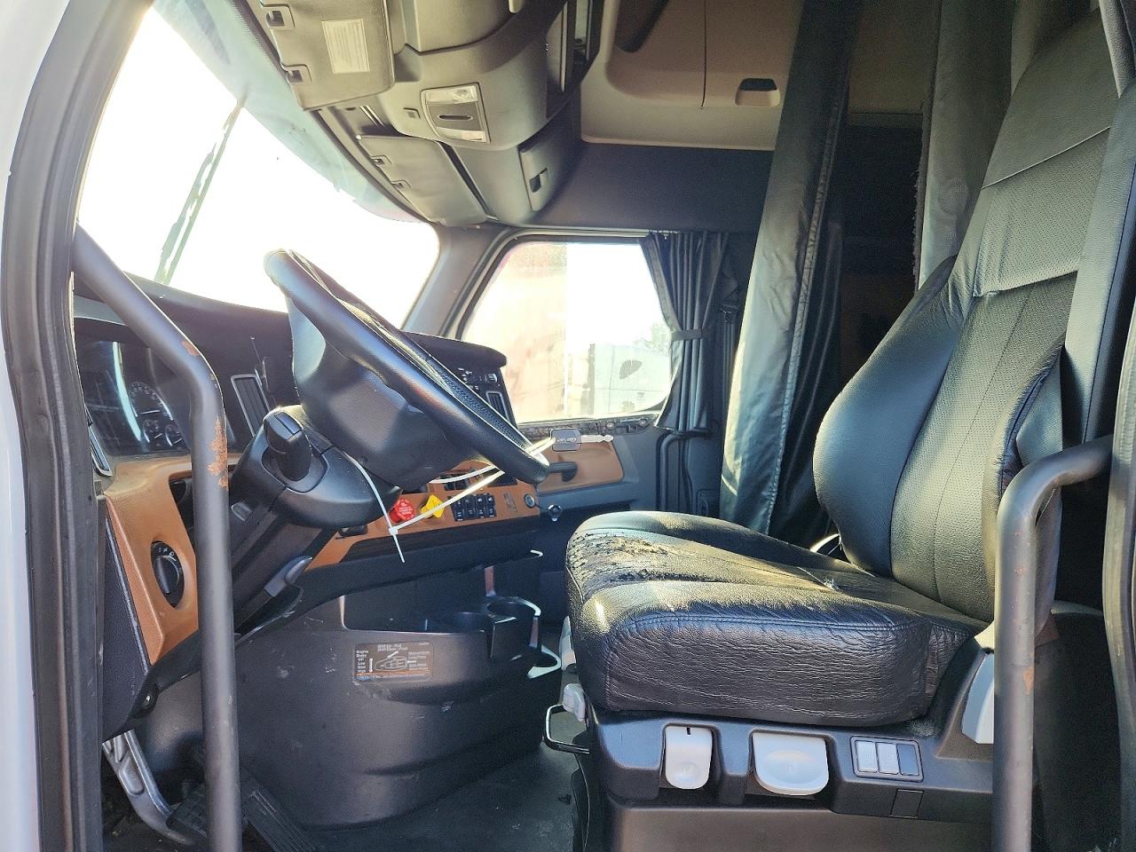 Freightliner Cascadia 126