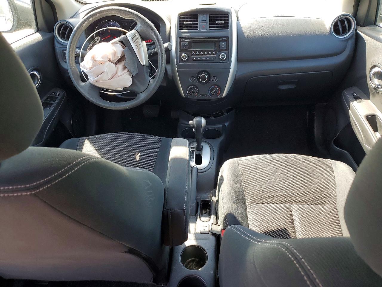 Nissan Versa 1.6 Sv