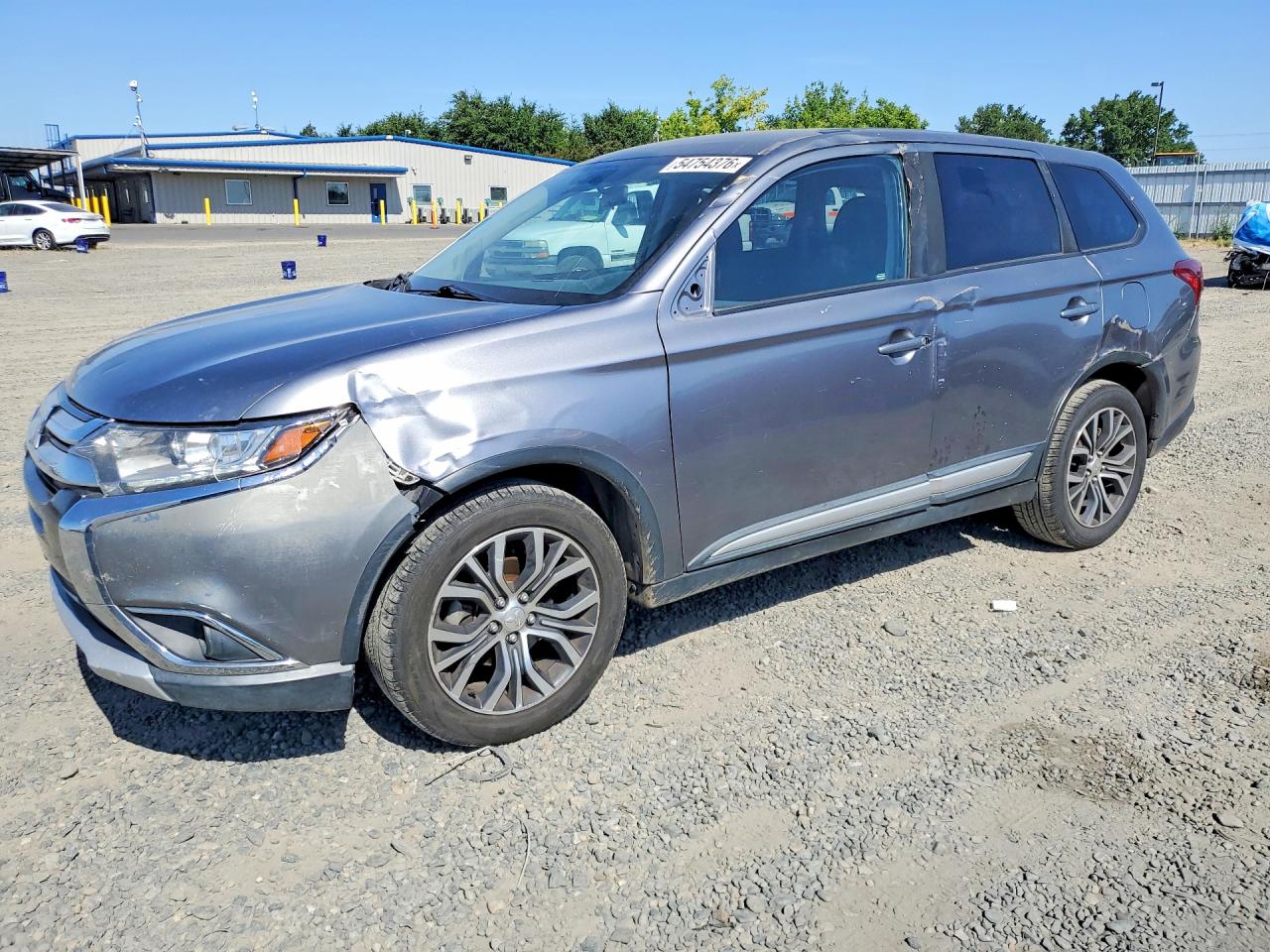 Salvage Mitsubishi Outlander Image