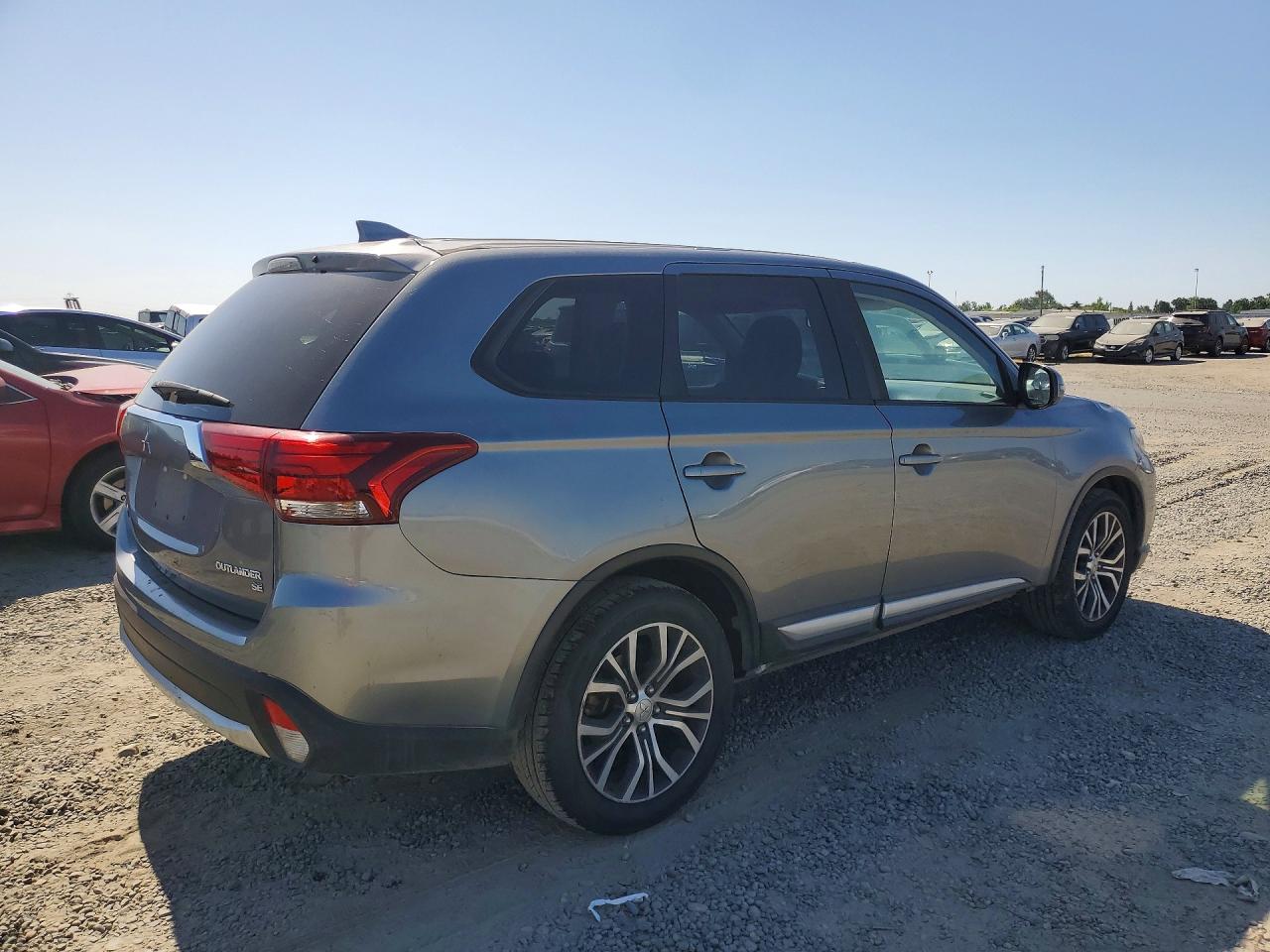 Mitsubishi Outlander Se