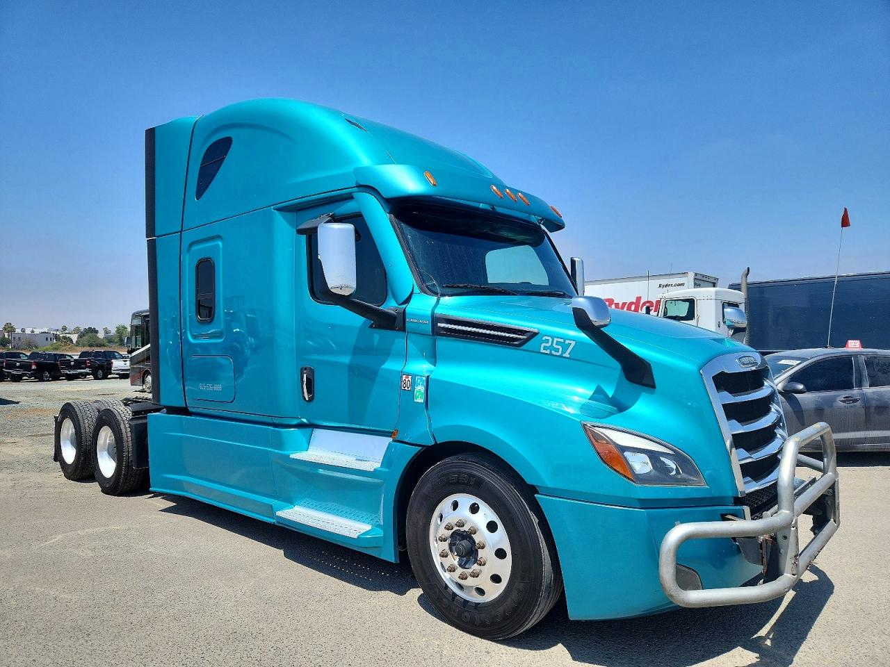 Salvage Freightliner Cascadia 126 Image
