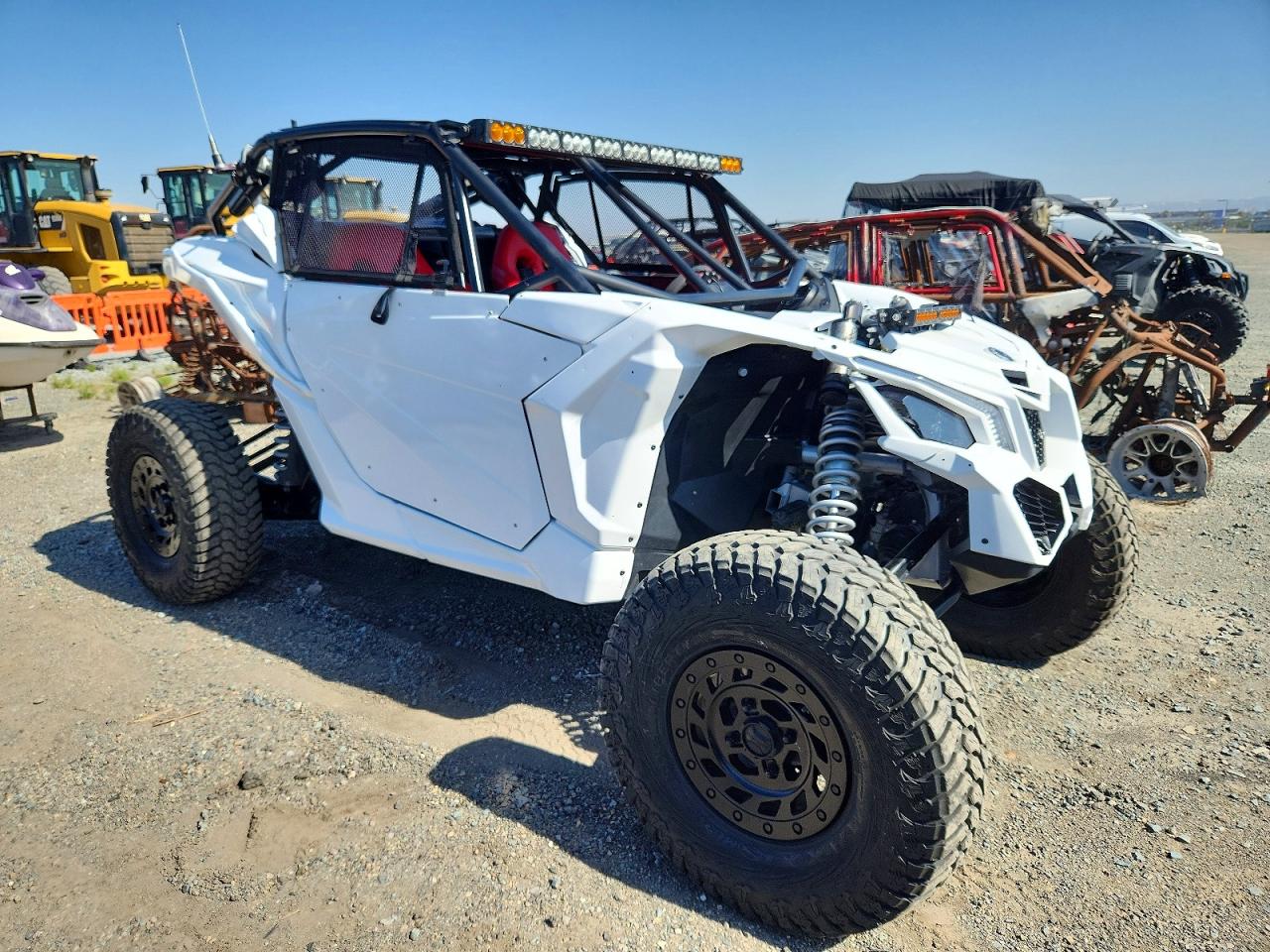 Salvage Can-Am Maverick X3 Image