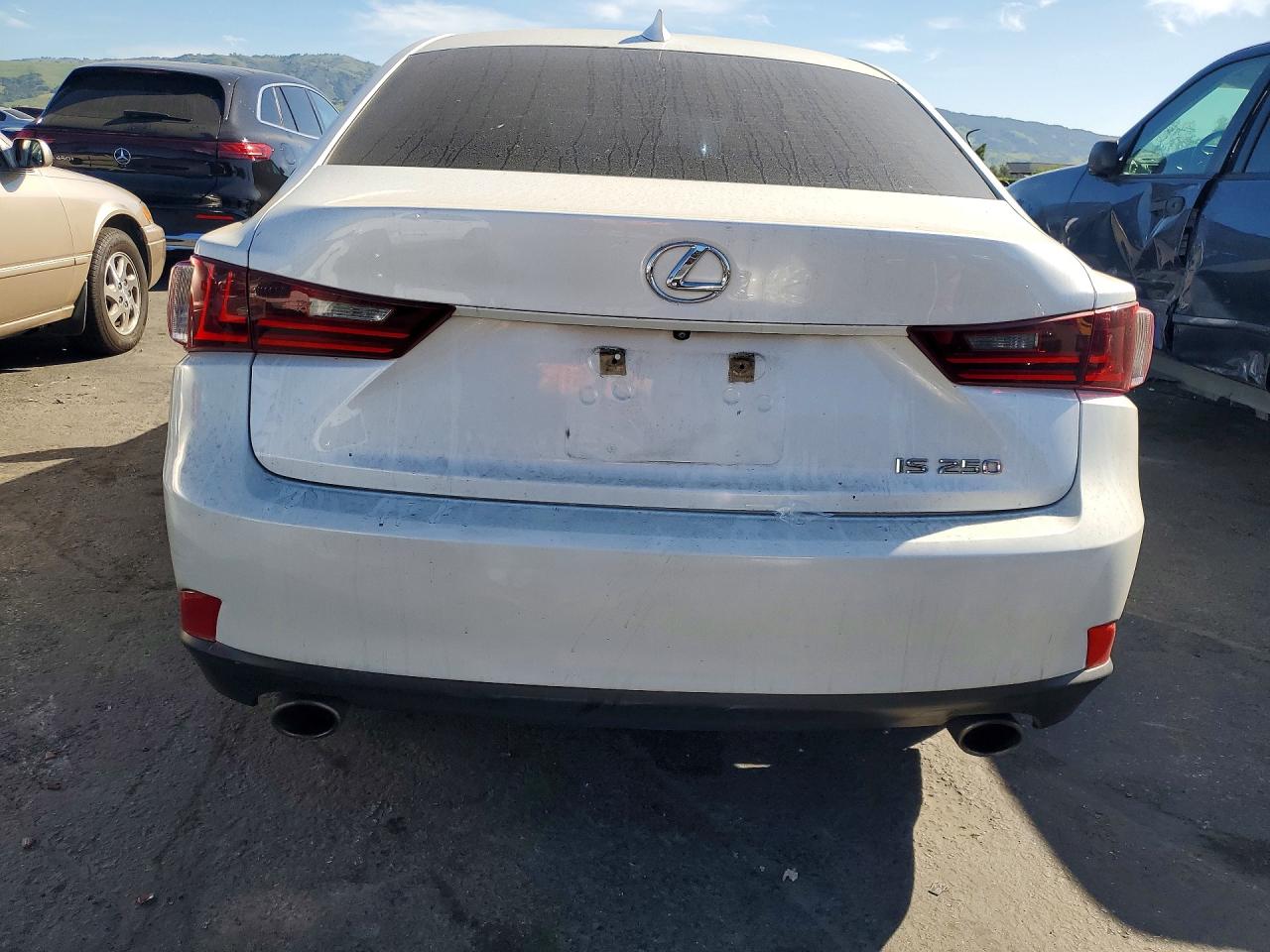 Lexus Is Base