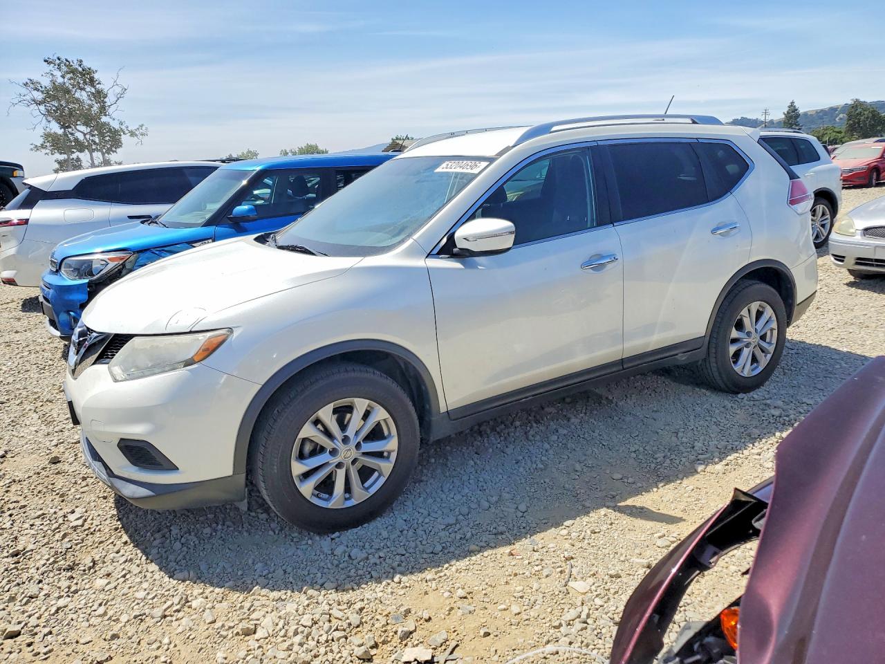 Salvage Nissan Rogue Image