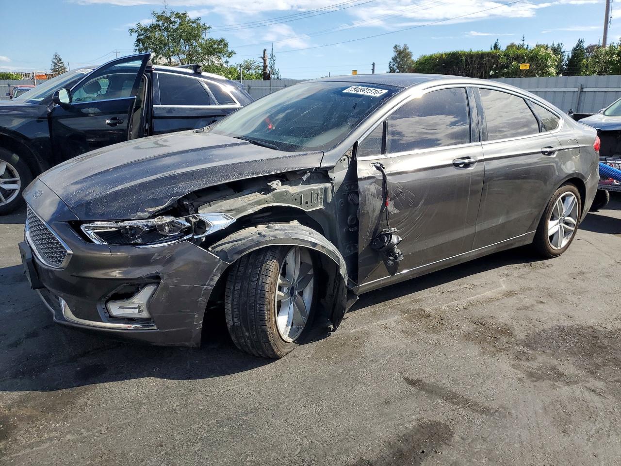 Salvage Ford Fusion Image