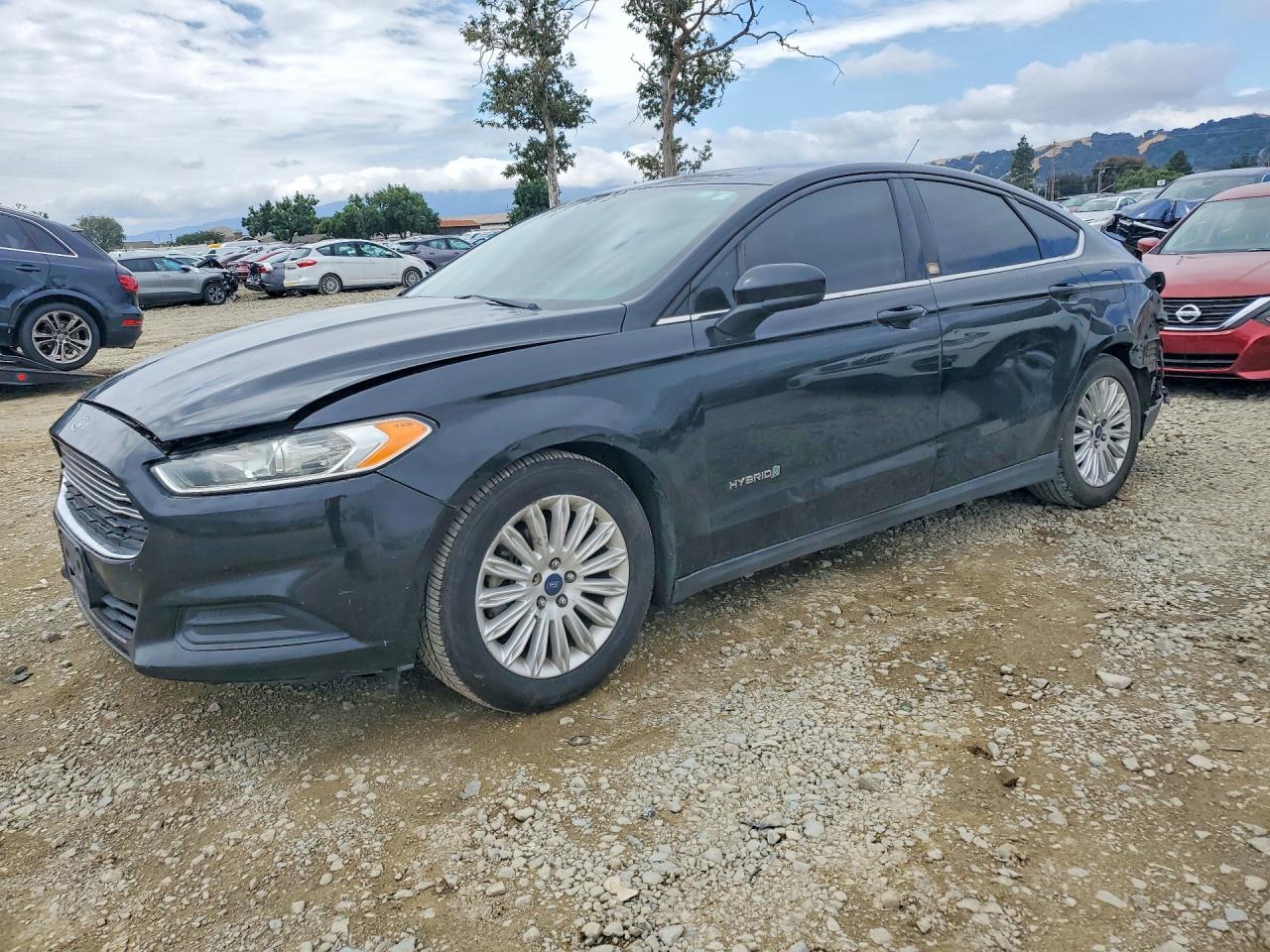 Salvage Ford Fusion Image