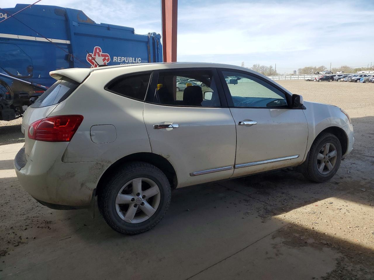 Nissan Rogue S