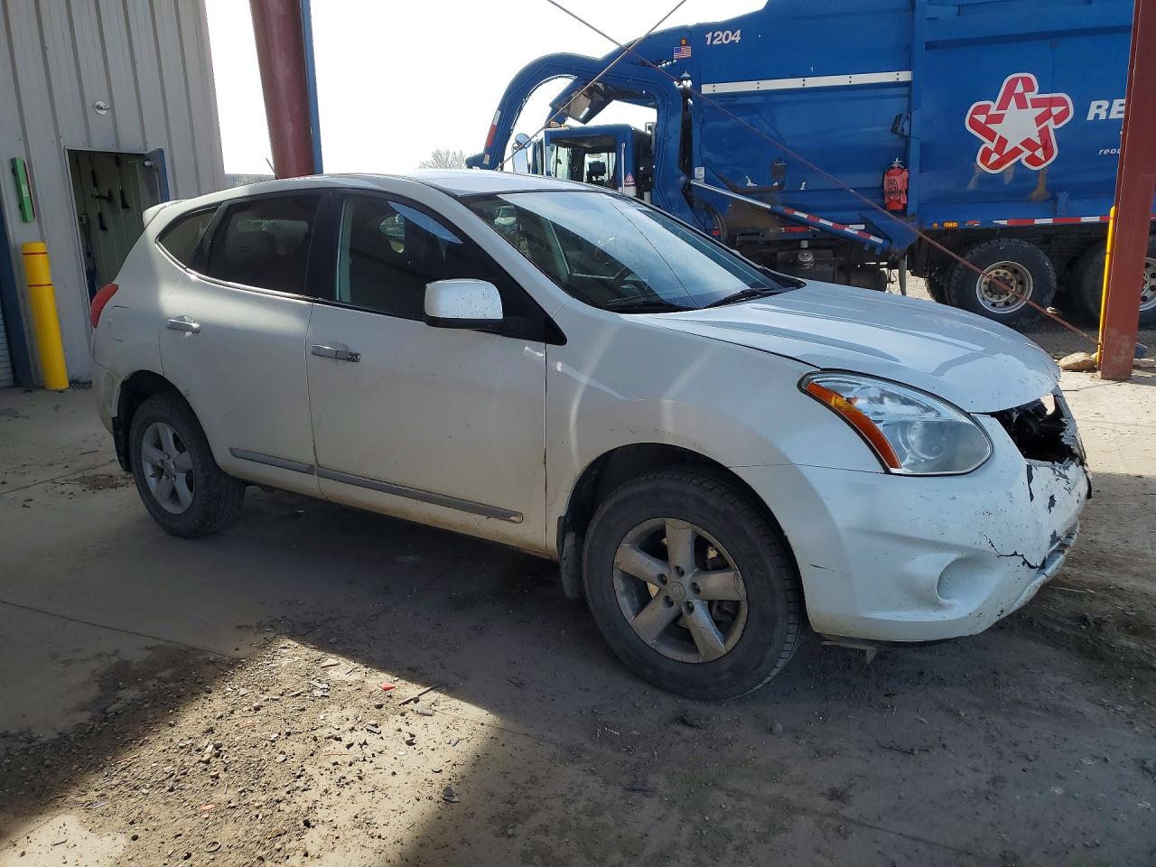 Nissan Rogue S