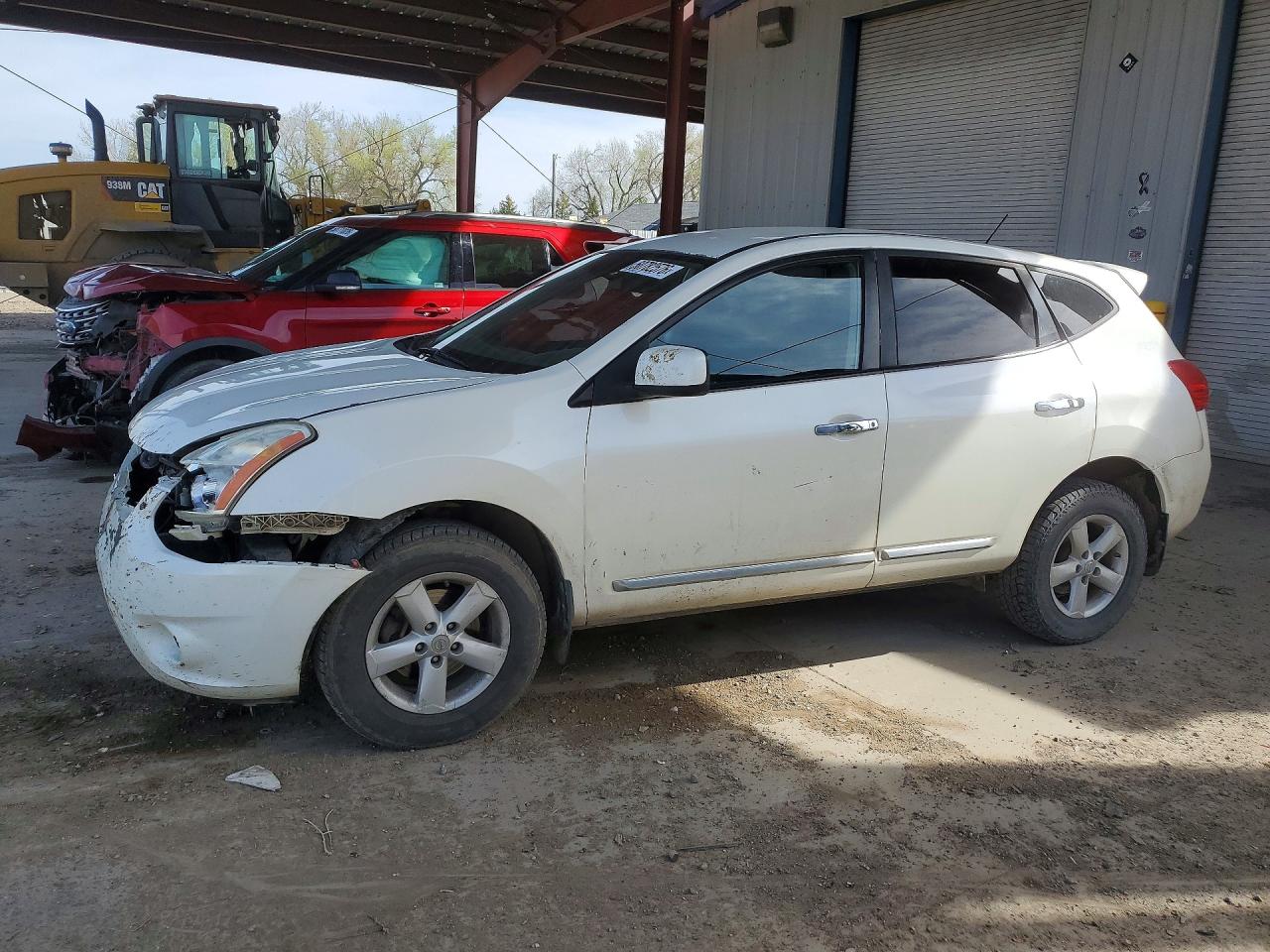 Salvage Nissan Rogue Image