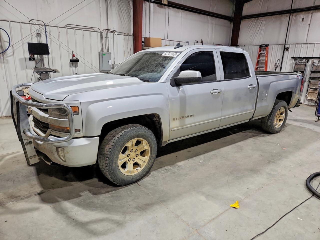 Salvage Chevrolet Silverado Image