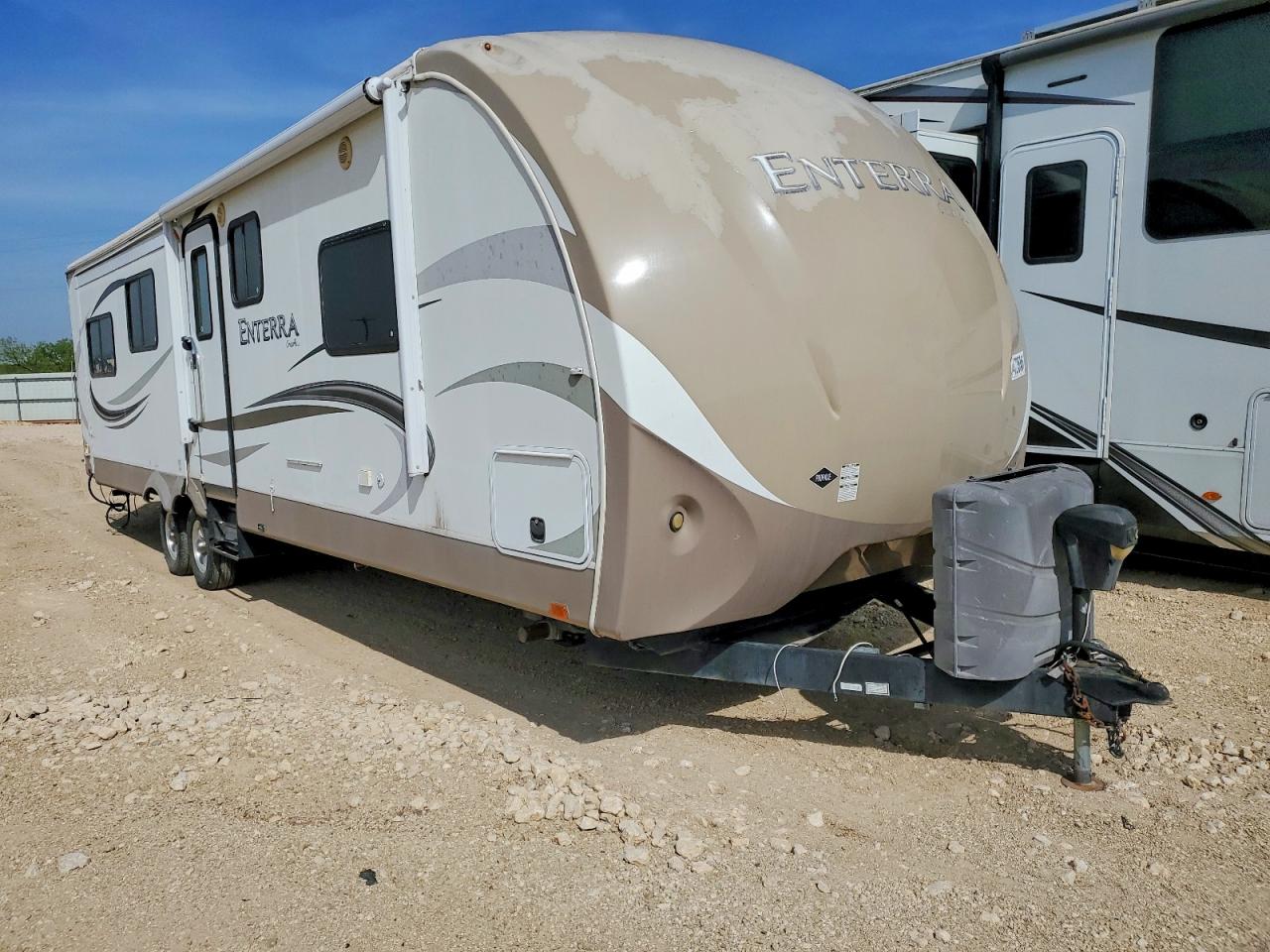 Salvage Crui Trailers Image
