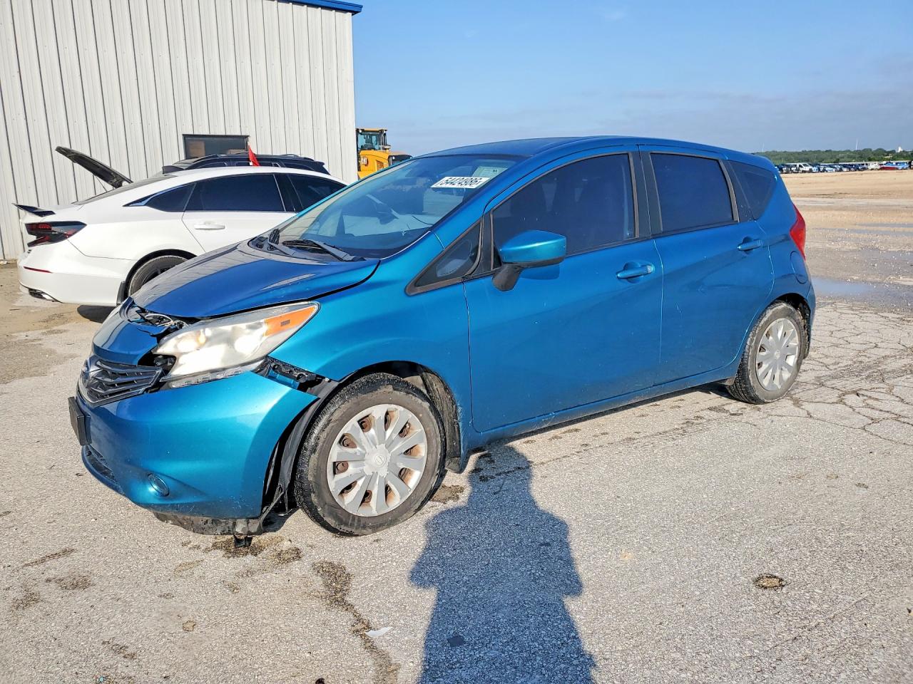 Salvage Nissan Versa Image