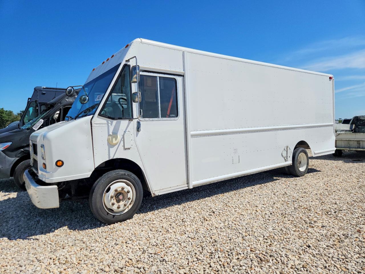Salvage Freightliner Chassis Image