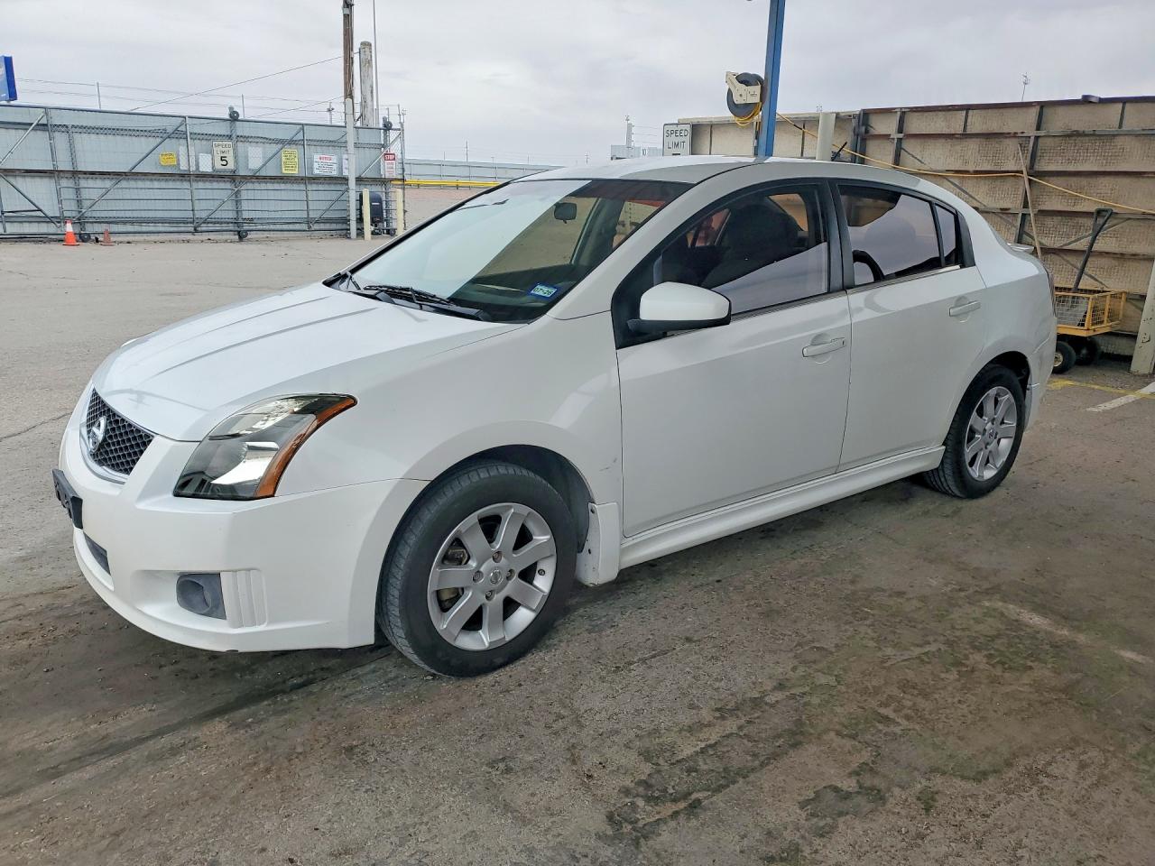 Salvage Nissan Sentra Image
