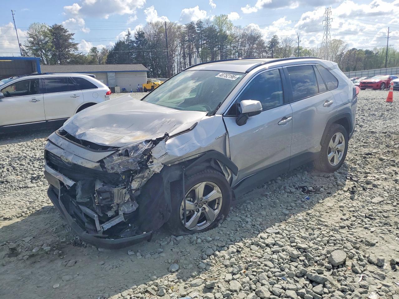 Salvage Toyota RAV4 Image
