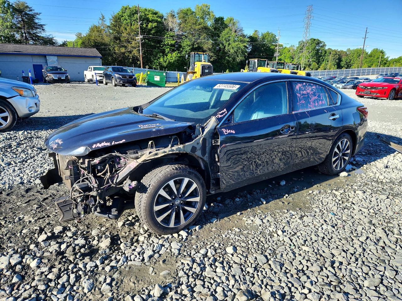 Salvage Nissan Altima Image