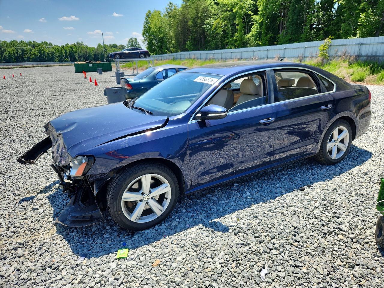 Salvage Volkswagen Passat Image