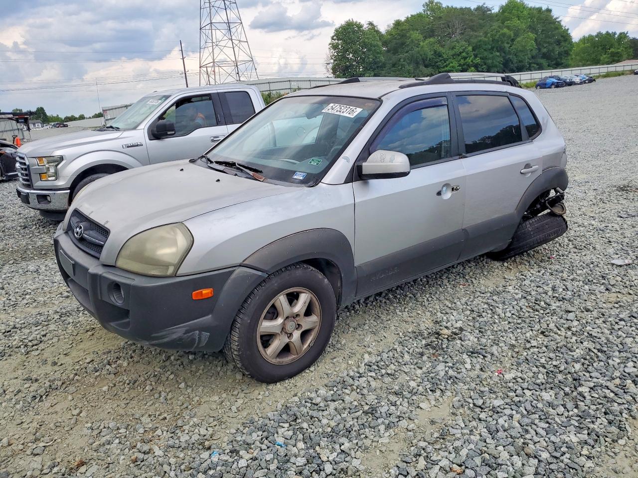 Salvage Hyundai TUCSON Image