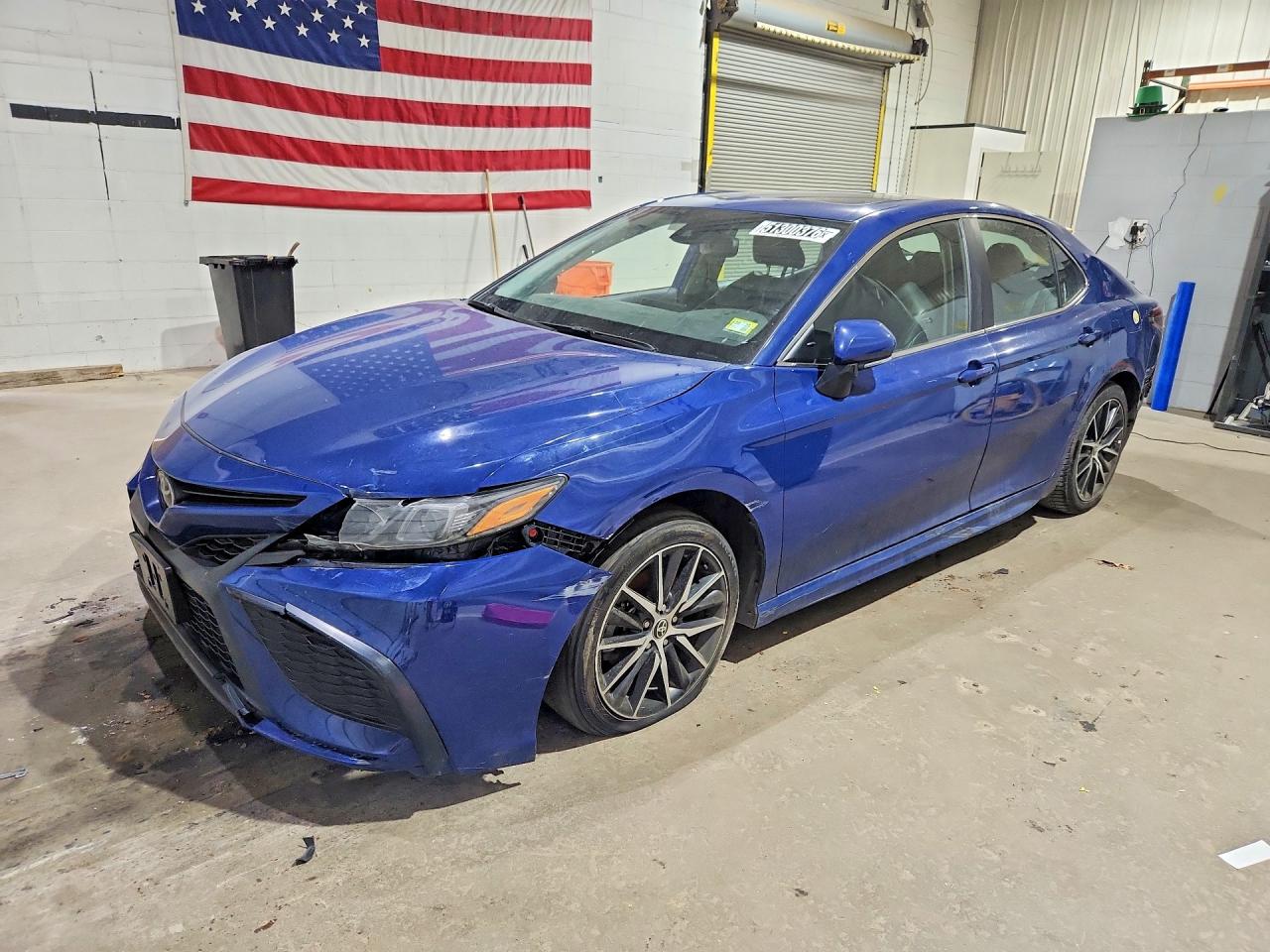 Salvage Toyota Camry Image