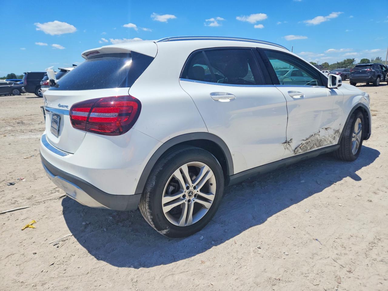 Mercedes-Benz GLA 250 4matic